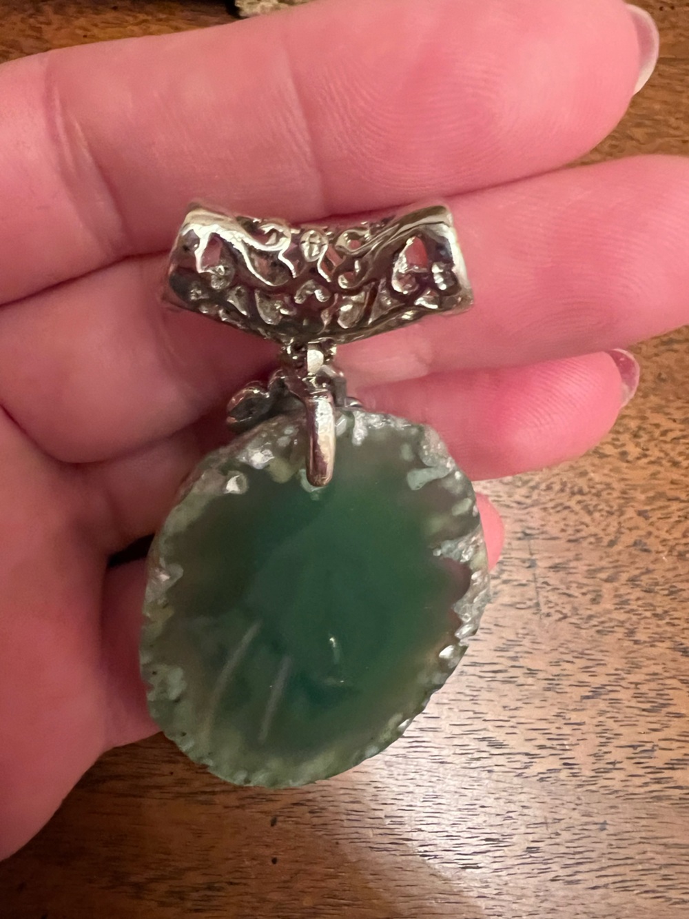 Green Agate Oval Pendant Necklace - Elegant Silver Tone Setting - Picture 7 of 7